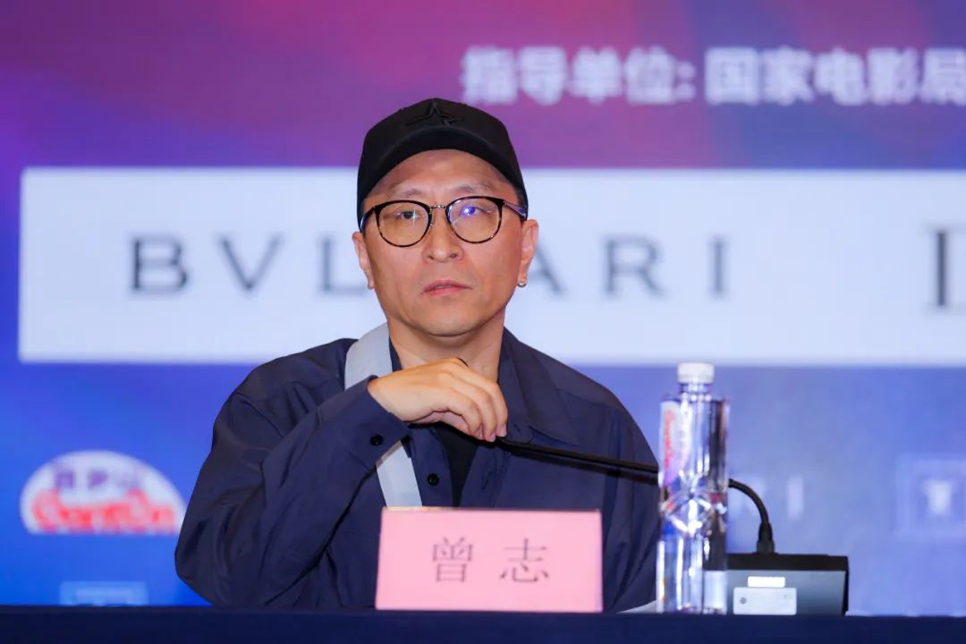 亚新未来12.jpg