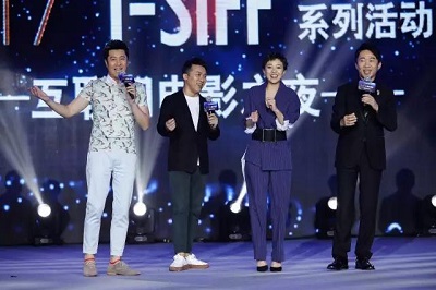 《绝世高手》剧组.jpg