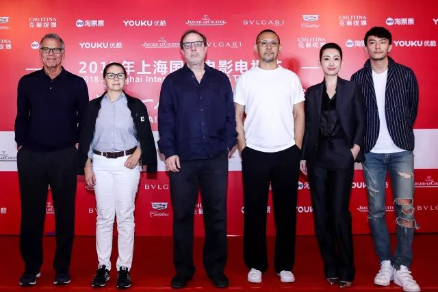 金爵奖评委会：从左往右依次为大卫·佩穆特、伊尔蒂科·茵叶蒂、赛米·卡普拉诺格鲁、姜文、秦海璐、.jpg