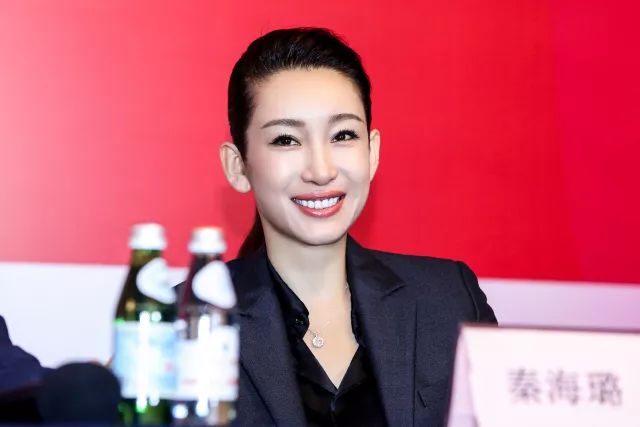 第21届上海国际电影节金爵奖评委秦海璐.jpg
