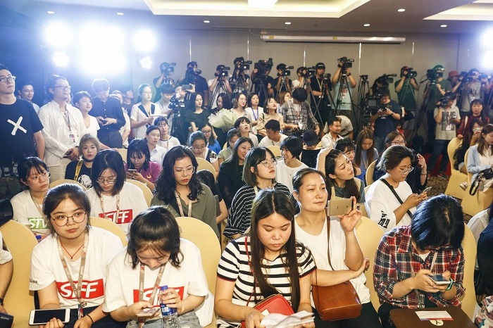 金爵奖入围片见面会吸引了大批媒体到场.jpg