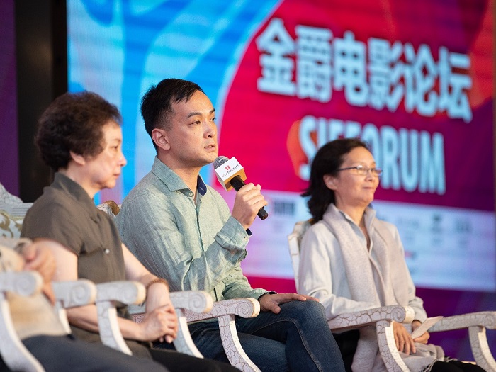 左起分别为论坛嘉宾王小鹰，黎安，刘永珍.jpg
