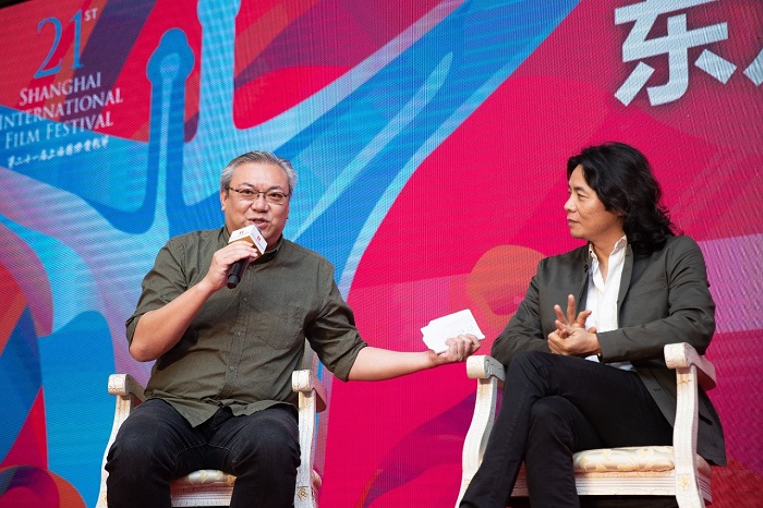 下半场主持人、上海越剧院院长梁弘钧，导演胡雪桦.jpg