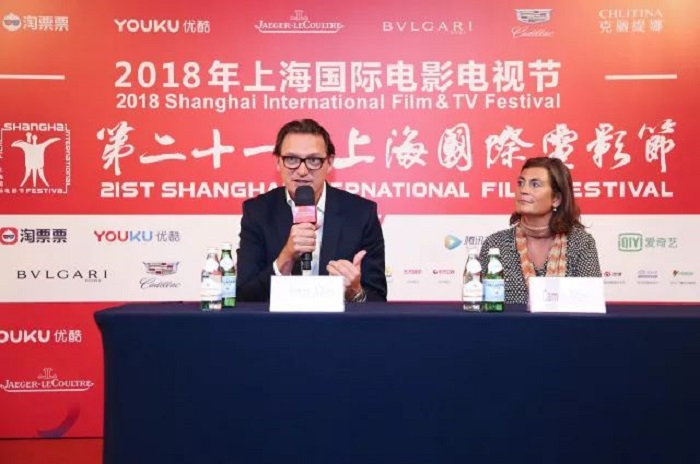 制片人乔纳斯·艾伦携妻子出席映后媒体见面会.jpg