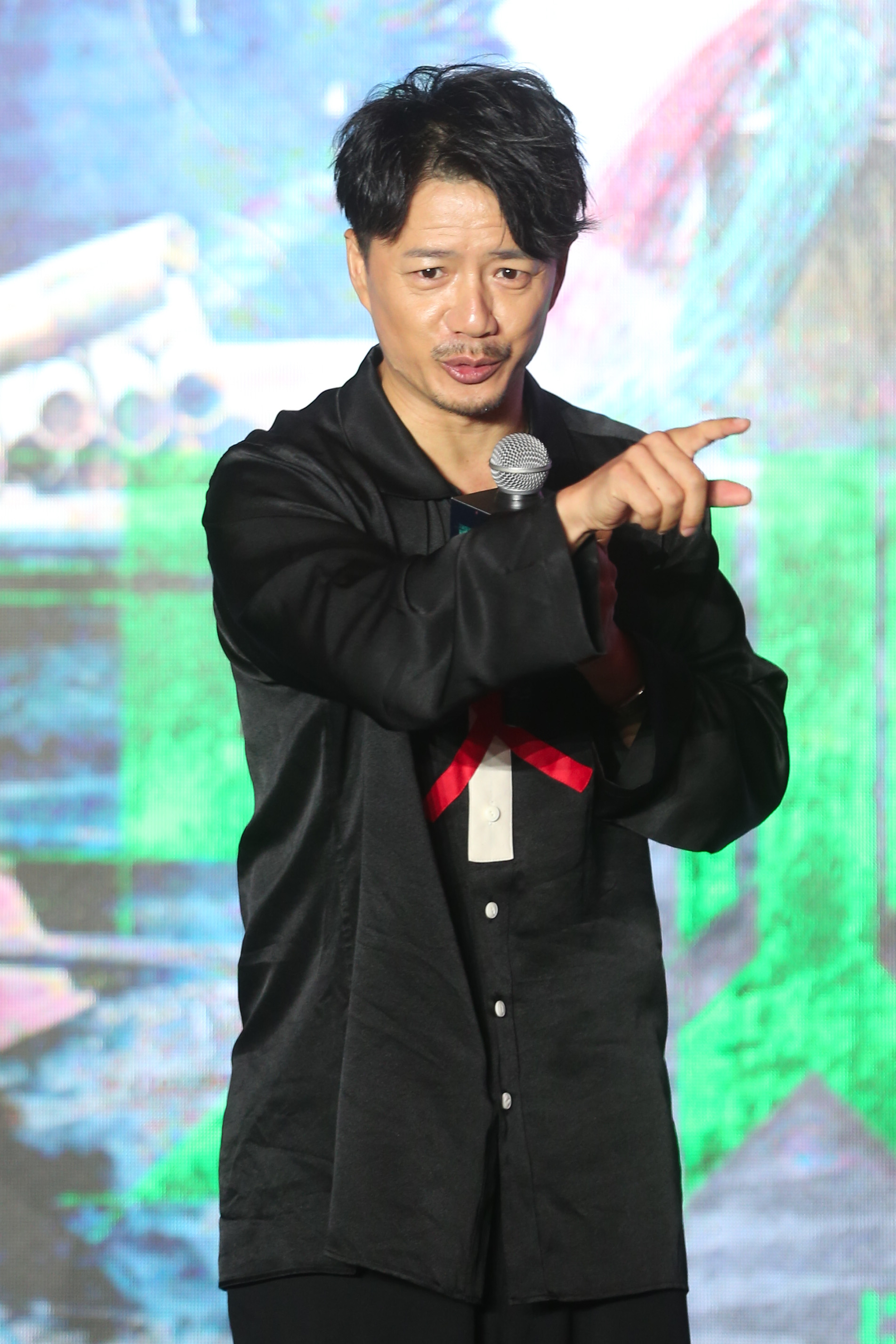 young11235_06.jpg